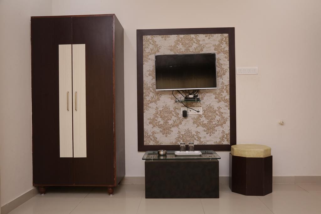 Dwārka Hotel Rudra Plaza מראה חיצוני תמונה