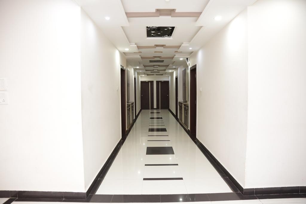 Dwārka Hotel Rudra Plaza מראה חיצוני תמונה